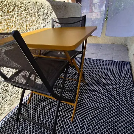 Apartment With Sea View *